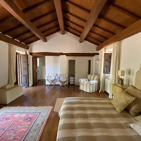 Vena Salva فيلة Casagliana